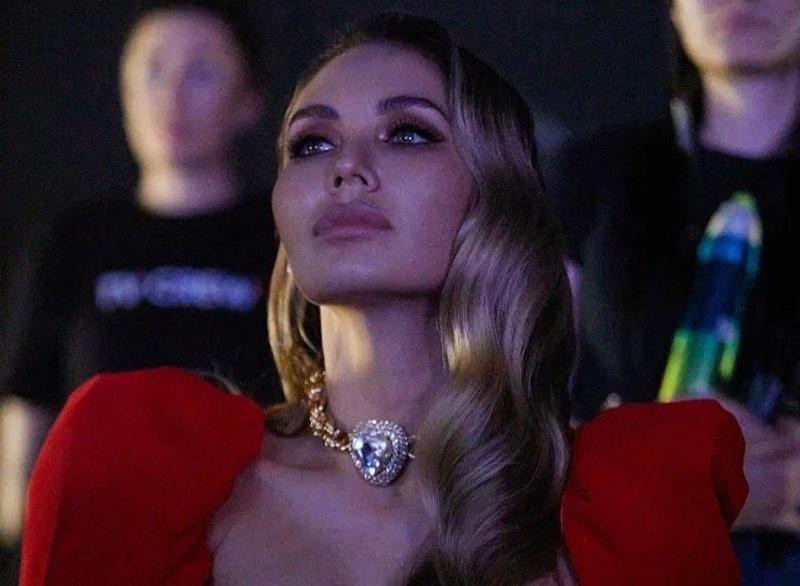 Ляйсан Утяшева своим нарядом намекнула на третью беременность