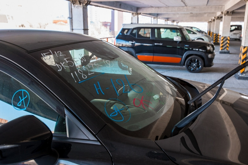 Успеть до запрета: приморцы поторопились купить автомобили в Японии и Корее