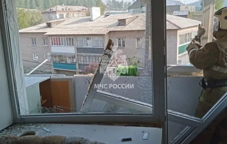 При взрыве самогонного аппарата в Челябинской области разворотило балкон