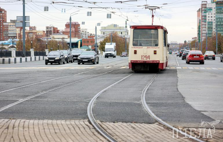 В Челябинске три трамвая на месяц изменят схему движения