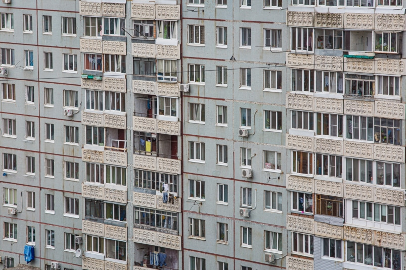 Очередь детей-сирот на получение жилья в Приморье за три года сократилась на треть