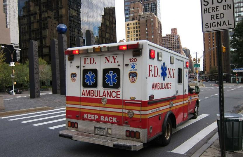 На юге-востоке Австралии 45 школьников пострадали в результате аварии автобуса и грузовика