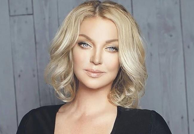 Анастасия Волочкова отметила, что её бывший возлюбленный Кузнецов не проявлял агрессии