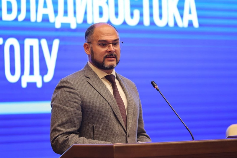 И рытьем, и катанием: Константин Шестаков доложил о прошлом и будущем Владивостока