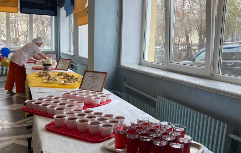 Челябинским школьникам оплатят питание в летних лагерях из городского бюджета