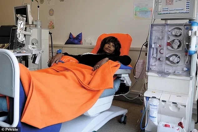 Десять ярких фотографий из жизни легендарной певицы Тины Тернер