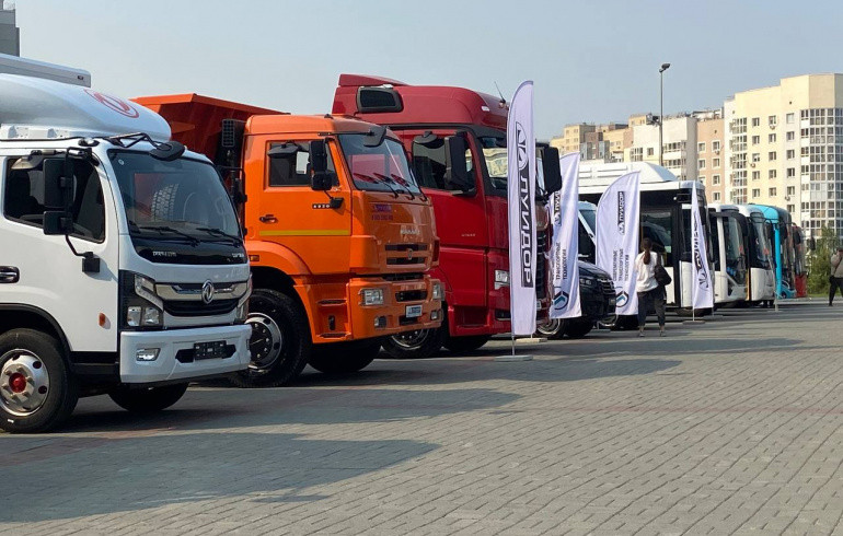 Новейшие модели общественного транспорта представили на автомобильной выставке в Челябинске