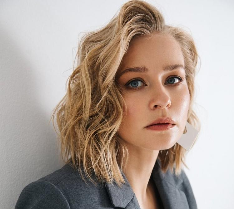 Юлия Пересильд поделилась секретом макияжа и укладки в космосе