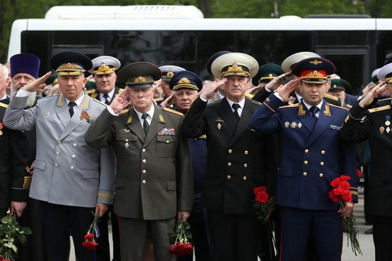 В честь 105-летия пограничной службы ФСБ России во Владивостоке прошел торжественный митинг