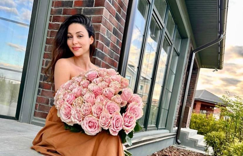 Супруга Павла Прилучного рассказала о первом месяце жизни с новорожденным сыном