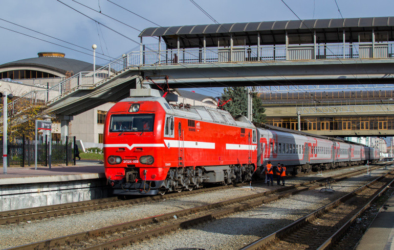 Три дополнительных поезда запустят из Челябинска на юг России