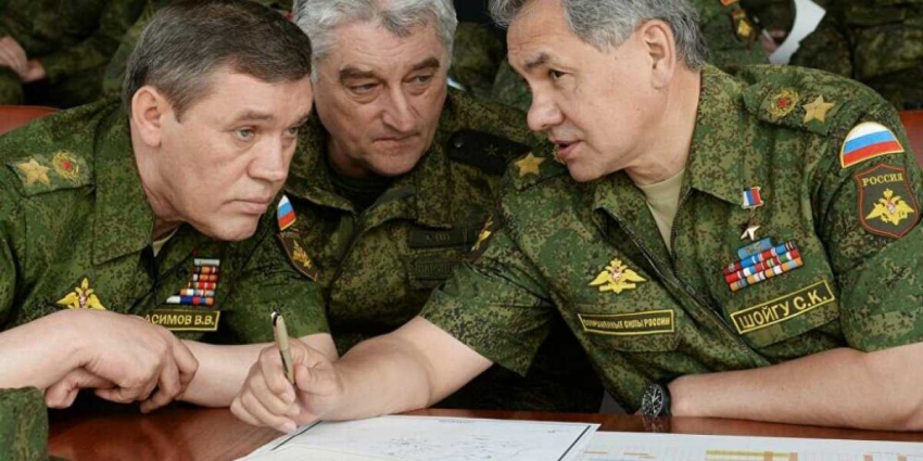 Россия отводит войска. В чём причина и почему Запад не спешит поздравлять Зеленского с «победой»?