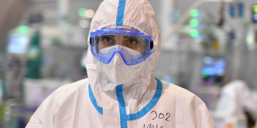 Новый штамм BQ.1.1 «цербер» более заразен, чем другие мутации «омикрона» — симптомы, лечение, осложнения и побочки при повторном заражении ковидом