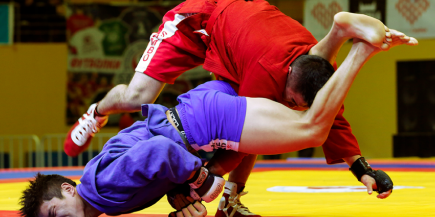 Прием самбо -Запад наказал сам себя своими руками, и продолжает это делать по инерции