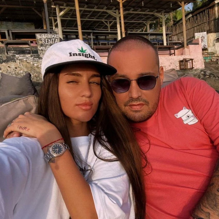 Рэпер Гуф романтично извинился перед женой Королевой за инцидент в Таиланде