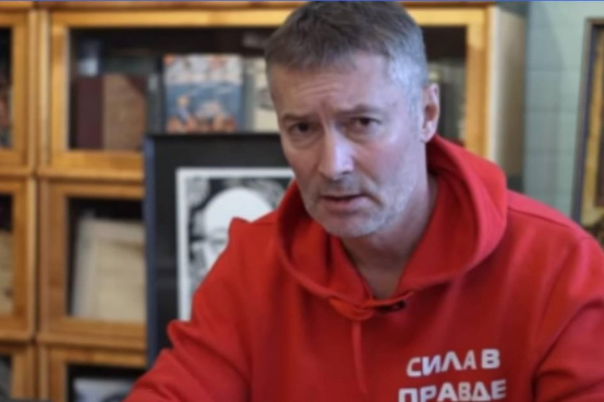 Стало известно, что Алла Пугачева отправила в суд Екатеринбурга обращение, в котором поддержала опального Евгения Ройзмана