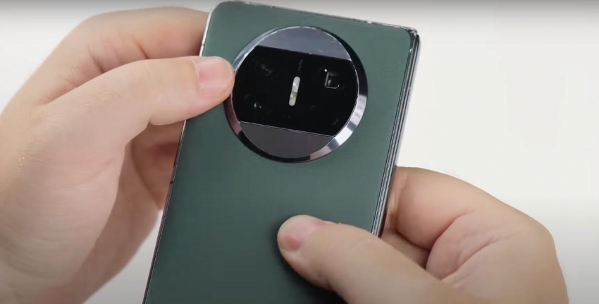 Техноблогер Wylsacom проверил на прочность смартфон Huawei за 150 тысяч рублей в стиральной машине