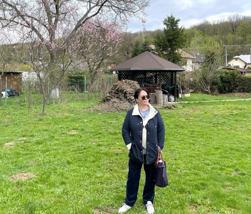 Лариса Гузеева без стеснения показала подарок от тайного жениха