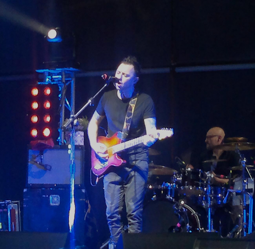 Продюсер Сазыкина уверена, что с помощью драки в баре Рома "Зверь" пытался спасти свою карьеру