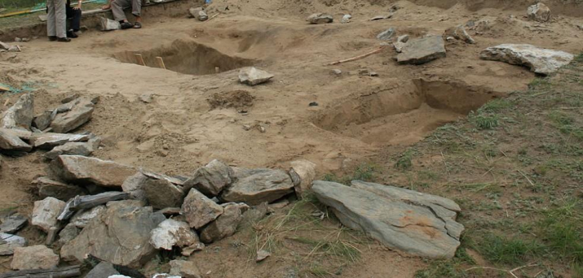 Изготовление каменных орудий для древнего человека было опасным занятием