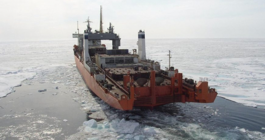 Эксперты оценили плюсы и минусы перенаправления экспорта нефти в Севморпуть