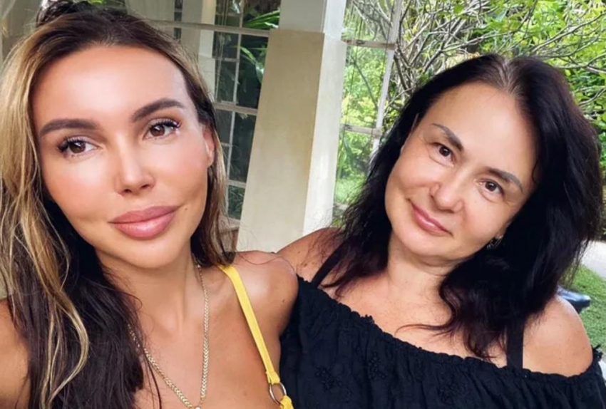 Блогерша Оксана Самойлова рассказала о преображении мамы после пластической операции