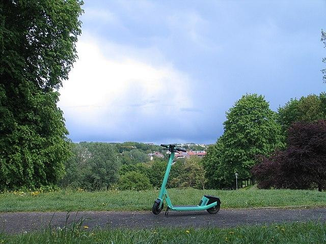 Депутат Бабашов: Будет рассмотрен вопрос о введении ограничений для электросамокатов