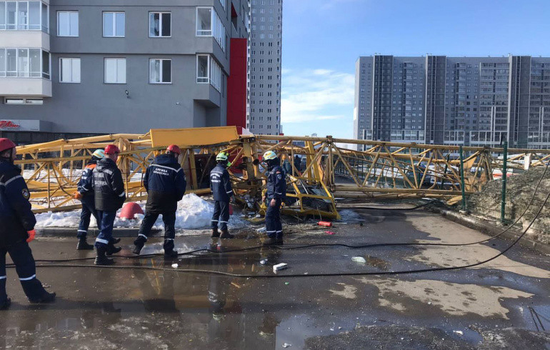 В Челябинске за гибель человека после падения крана будут судить работников строительной компании