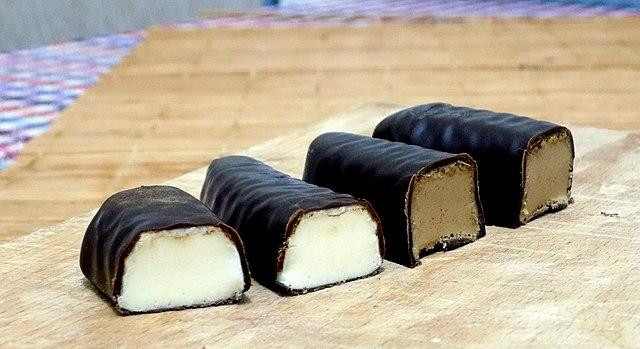 Диетолог Соломатина рекомендовала некоторым категориям людей отказаться от сырков