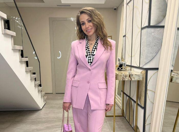 Скандальный разрыв с Аршавиным и слухи о романах: Юлии Барановской исполняется 43 года