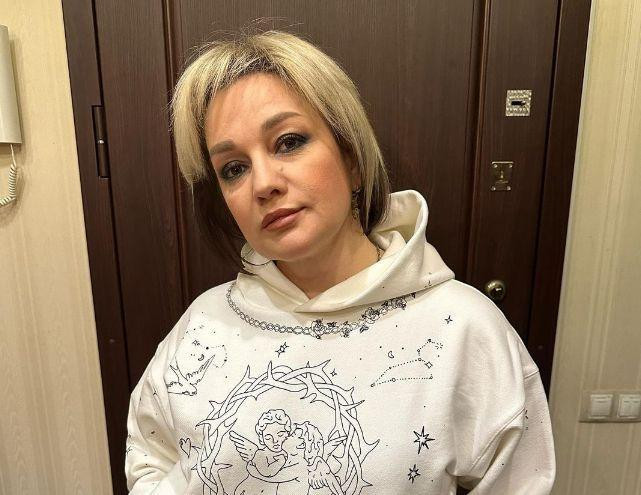 Стилист Иванова раскритиковала Татьяну Буланову за выбор «устаревшего на 20 лет» платья