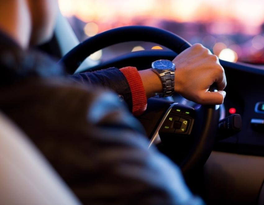 Эксперт Васильев описал случаи, когда нельзя и можно пользоваться ручником