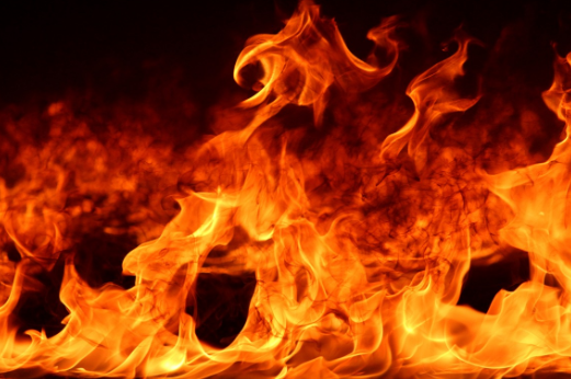 Житель Челябинска поджег трансформаторную во время игры с дочерью