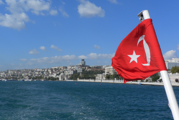 В Турции не считают необходимым расселять россиян и украинцев по разным отелям