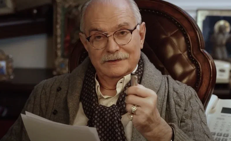 Режиссера Никиту Михалкова выписали из больницы