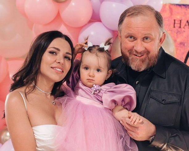 Жена Константина Ивлева Валерия Куденкова стала в третий раз крестной матерью