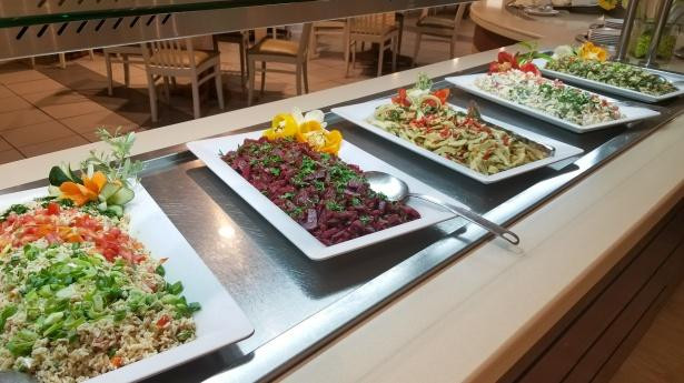 Россиянка сообщила, как много есть и не толстеть в отелях All Inclusive