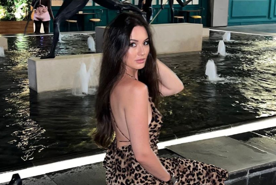 Дочь Александра Серова приехала в гости к нему на фоне слухов о конфликте с певцом