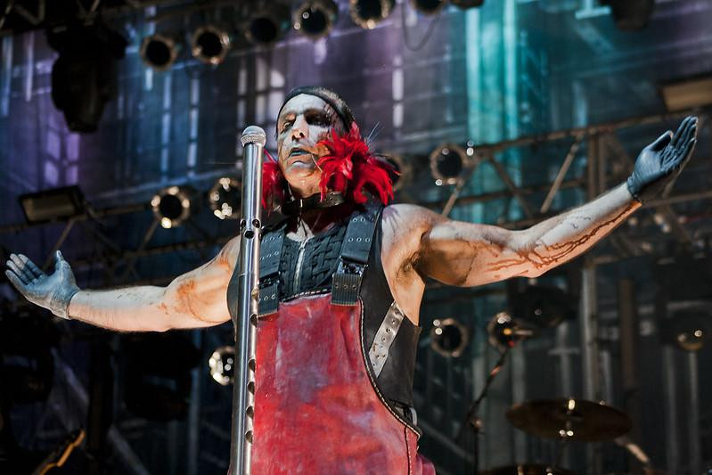 Концерты Rammstein пытаются отменить в Швейцарии после обвинения Линдеманна в домагательствах