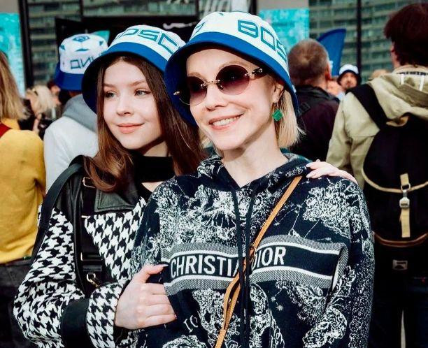 Фото подросших дочерей Абдулова, Табакова и Хворостовского появились в Сети