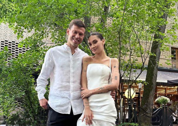 «Антиглянец»: Федор Смолов и Карина Истомина готовятся стать родителями