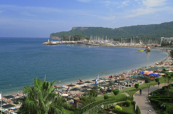 «Царьград»: Россияне массово сталкиваются с агрессией на зарубежных курортах