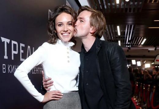 Отказавшую журналистам Милославскую заподозрили в разрыве с Петровым