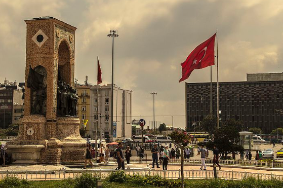 Российского туриста зарезали в центре Стамбула в драке с вымогателями