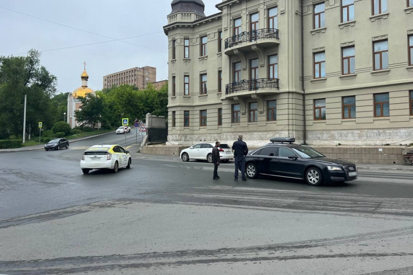 Бывший первый вице-губернатор Приморья попал в аварию во Владивостоке
