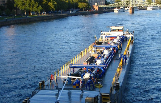 Капитан одного из танкеров, столкнувшихся на реке Лене в Иркутской области, был пьян