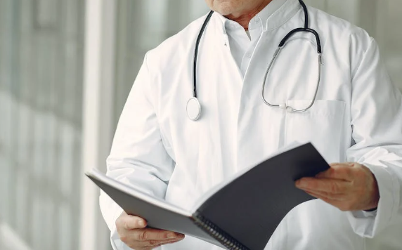 Сахалинка обвиняет в халатности медиков, нашедших сперму в анализах ее 6-летней дочери