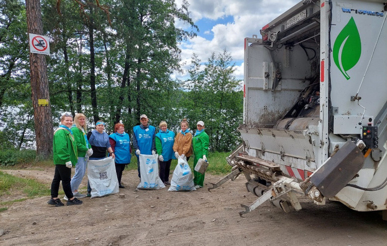 ЦКС вывез 700 кг мусора, собранного во время массового субботника на берегу озера Тургояк
