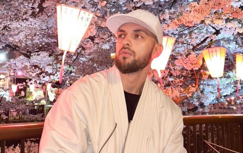 Рэпер ST назвал «человеком-легендой» участника шоу «Новые звезды в Африке» Дениса Лебедева