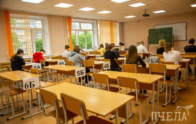 Рекордное количество южноуральских выпускников сдали ЕГЭ по русскому языку на 100 баллов